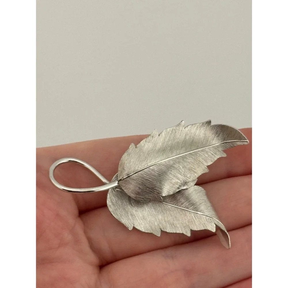 Vintage‎ Krementz Brooch Silver Tone Leaf Pin